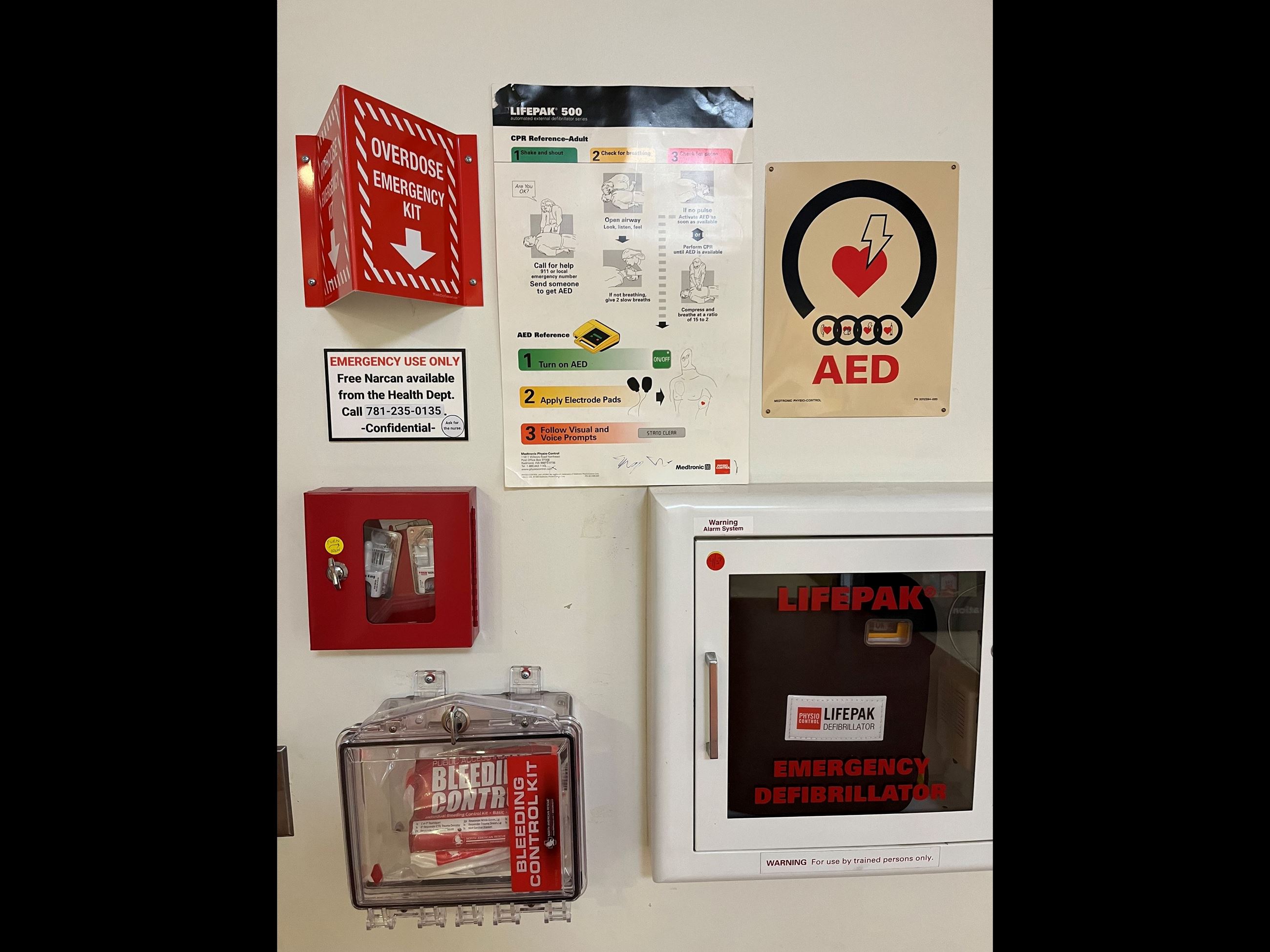 narcan box on walll with defib